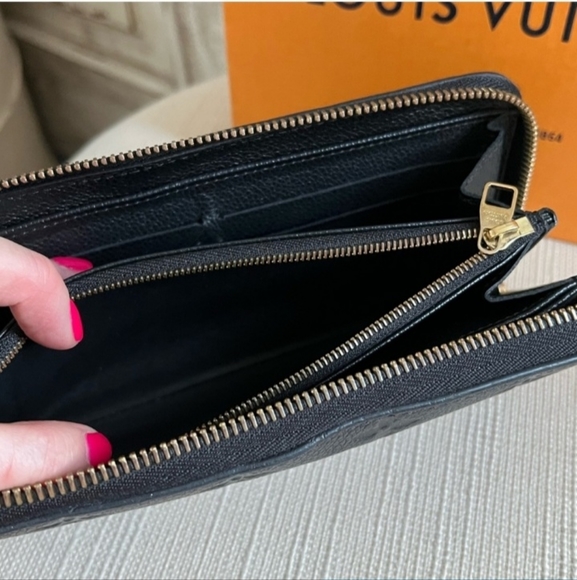 Louis Vuittin monogram Empreinte wallet - Picture 2 of 4